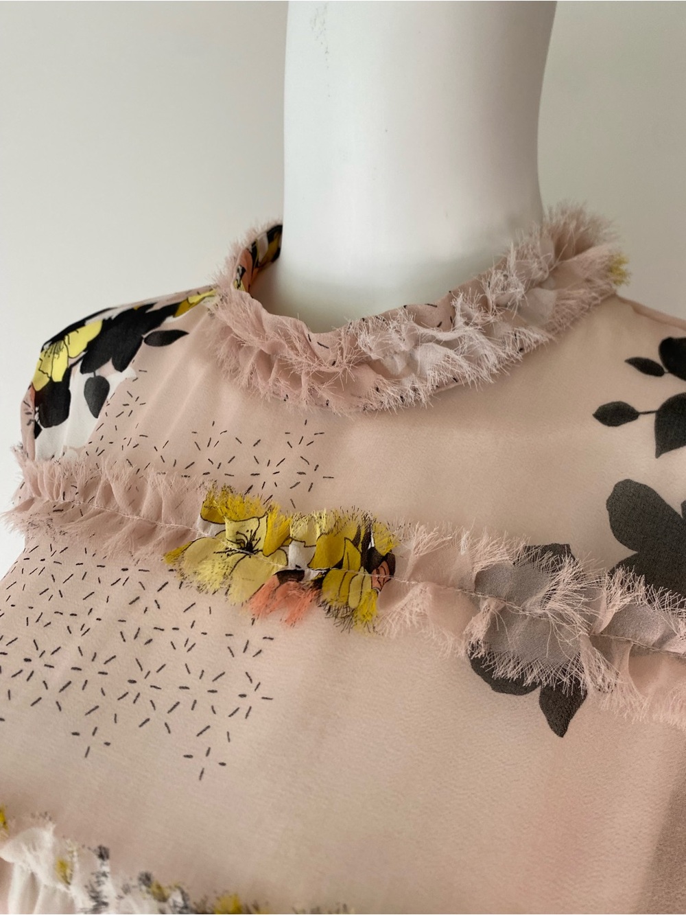 Guess Blush Sheer Floral Ruffle Blouse - Picture 4 of 9